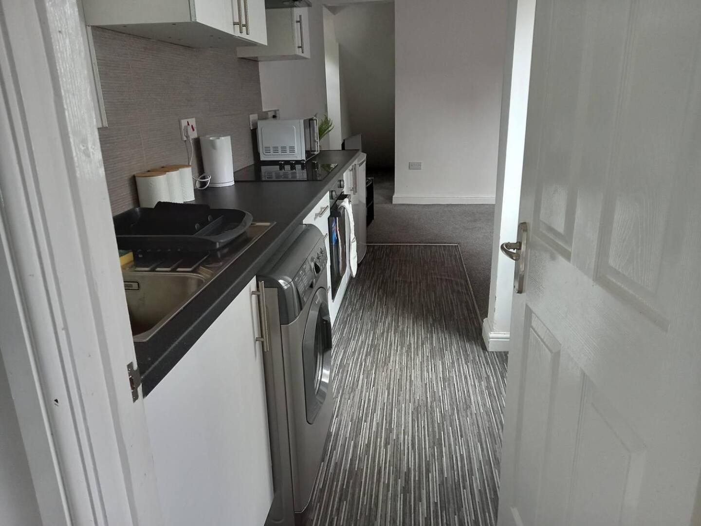 Ferienwohnung Simple And Sweet, Flat On Lewis Street - 1 Br Stoke-on-Trent Exterior foto